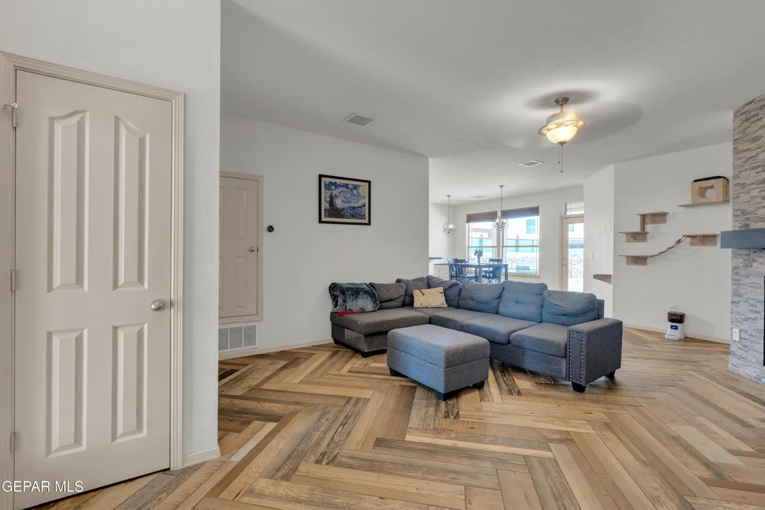 Photo of 11328 ROBERT LENNOX Drive