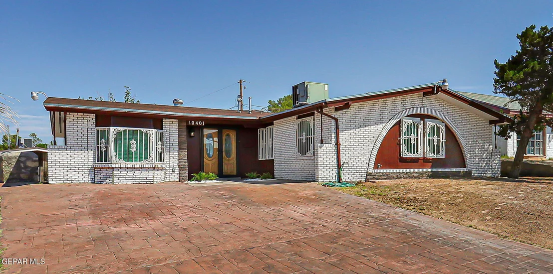 Photo of 10401 Springwood Drive