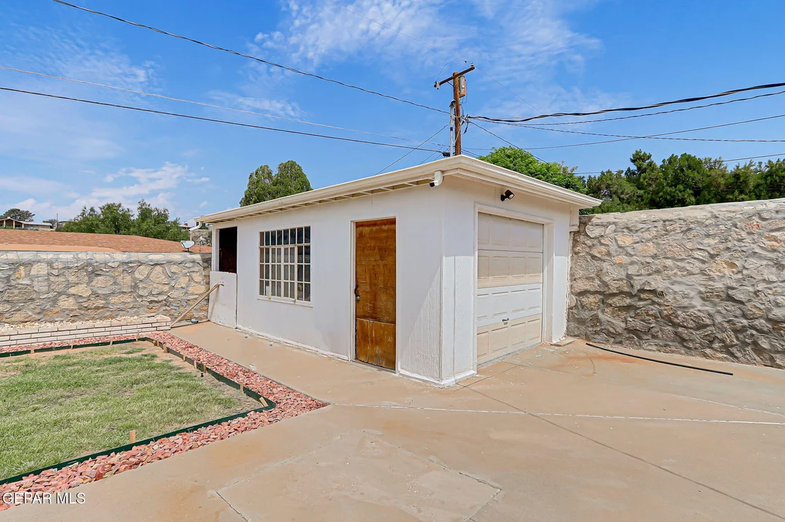 Photo of 4209 NORFOLK Lane
