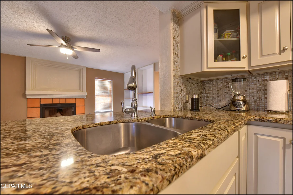 Photo of 7653 DIANJOU Drive