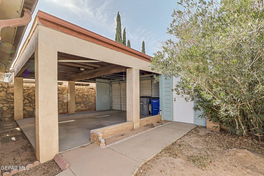 Photo of 10846 QUARTZ Street