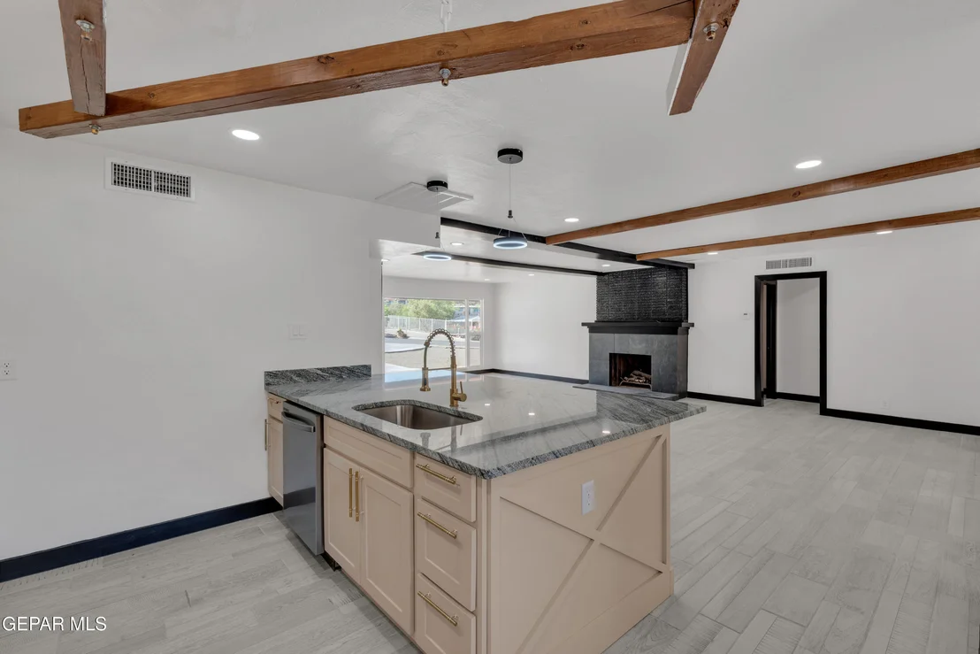 Photo of 3116 Titanic Avenue