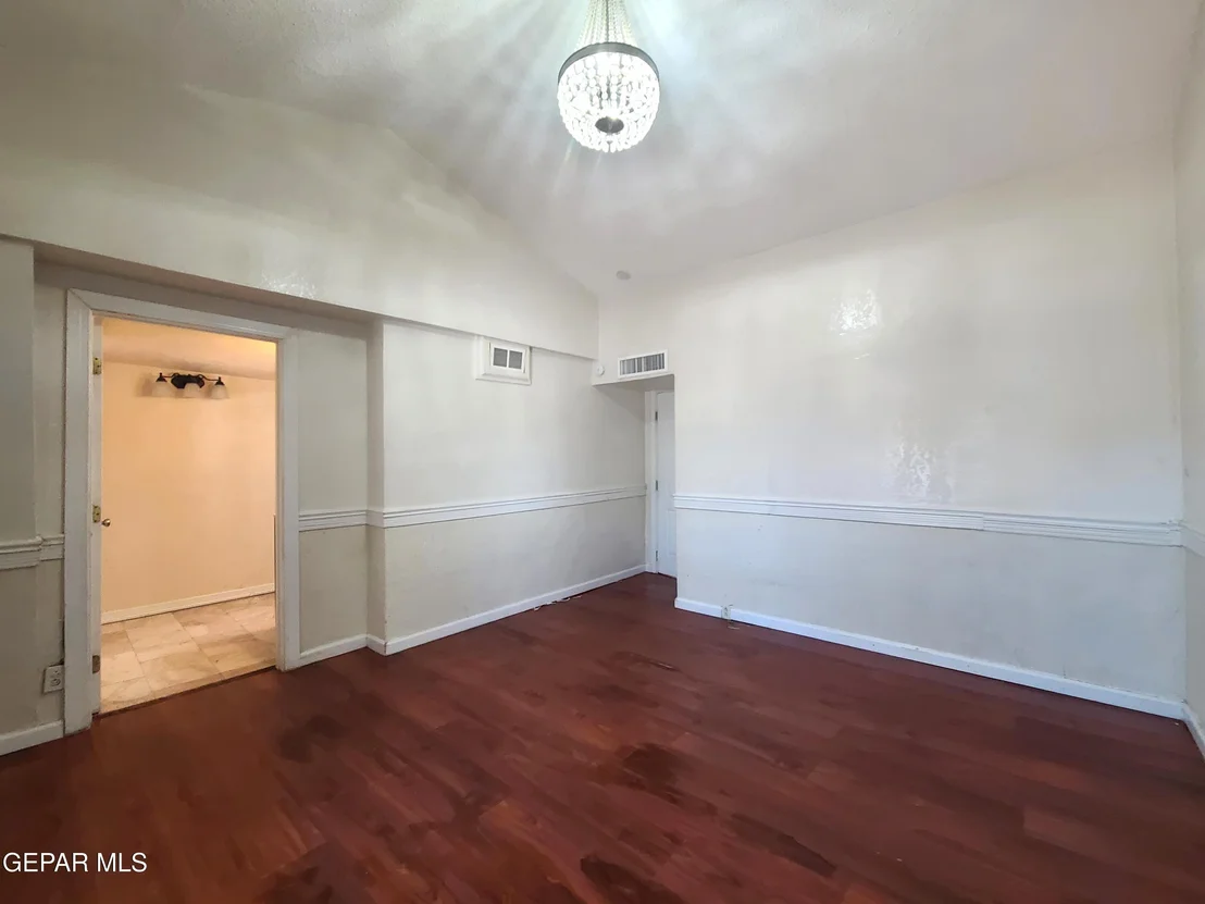 Photo of 1714 BANKER Road