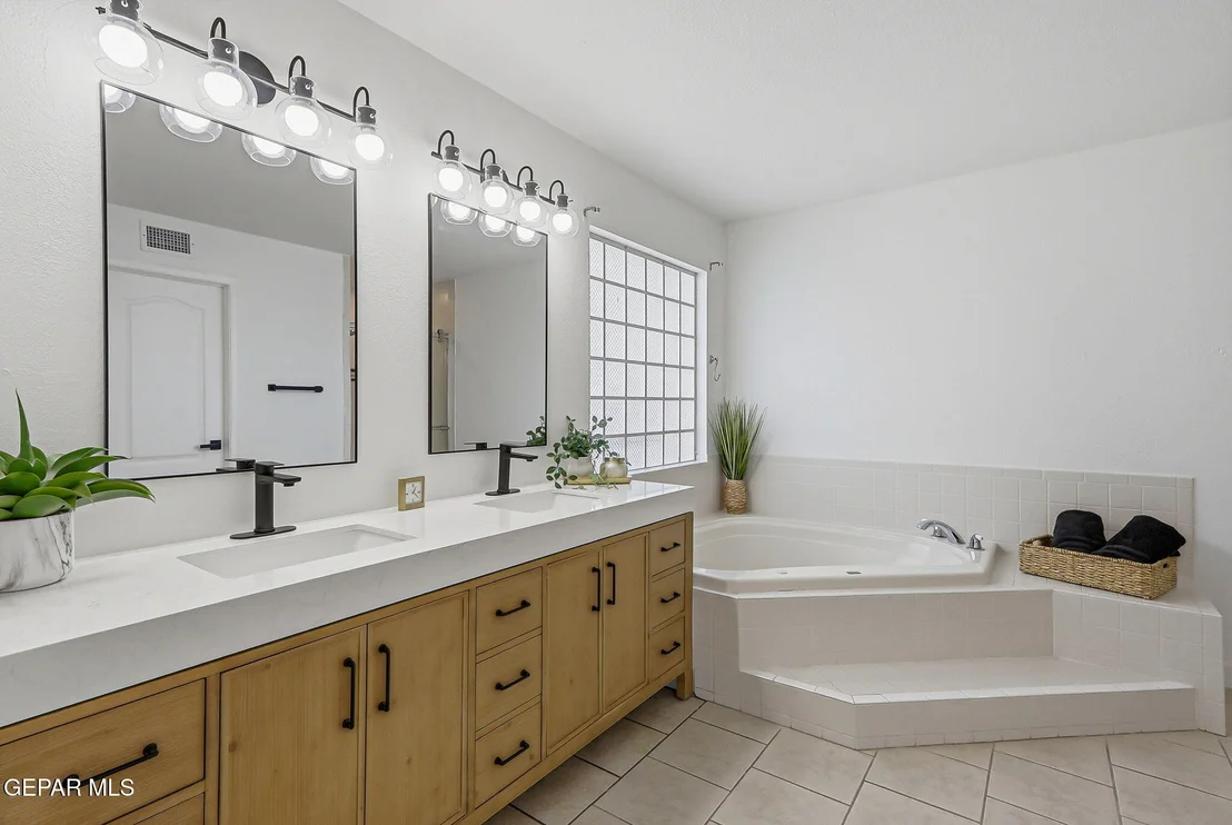 Photo of 6633 WIND RIDGE Drive
