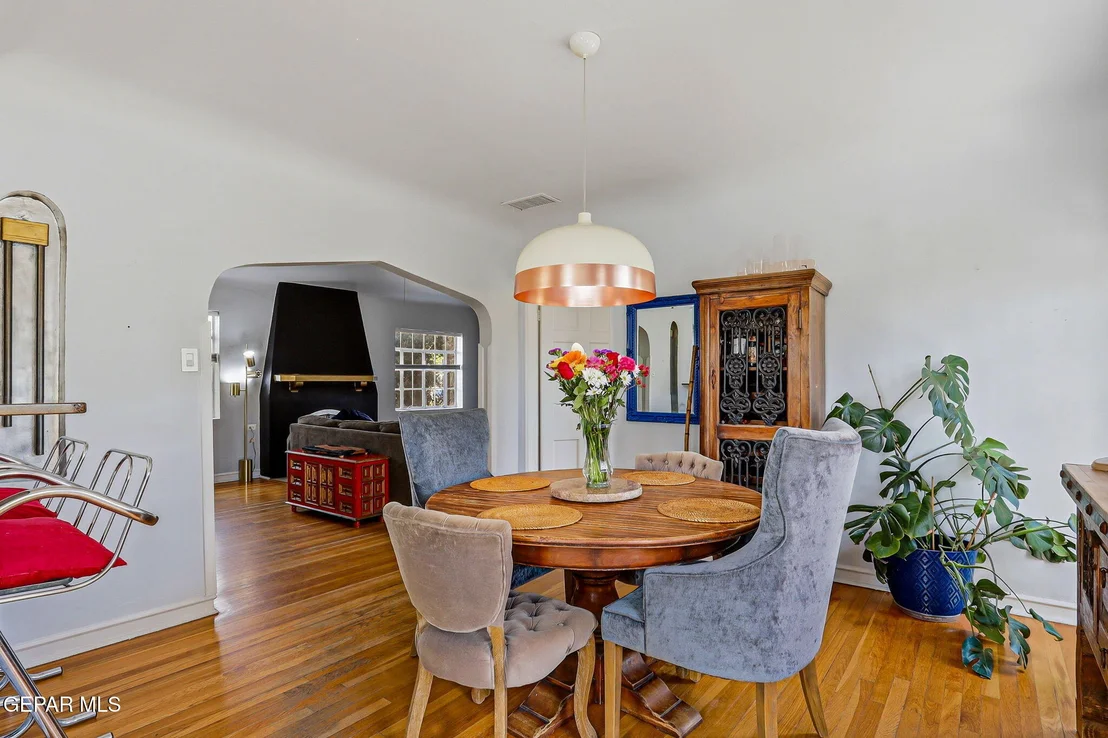 Photo of 700 E BALTIMORE Drive