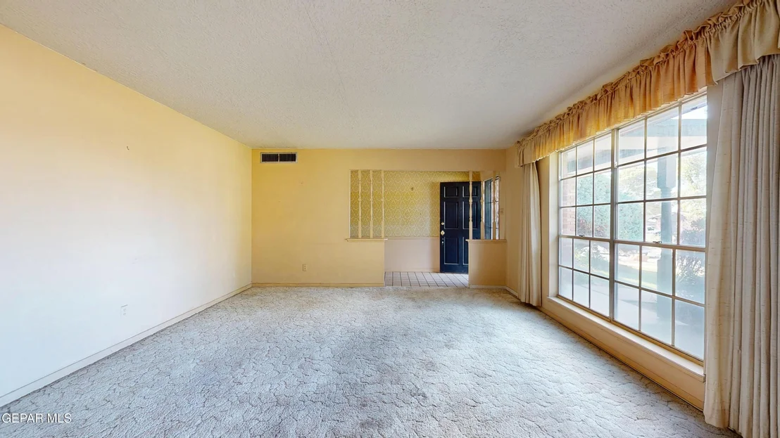 Photo of 720 SOMERSET Drive