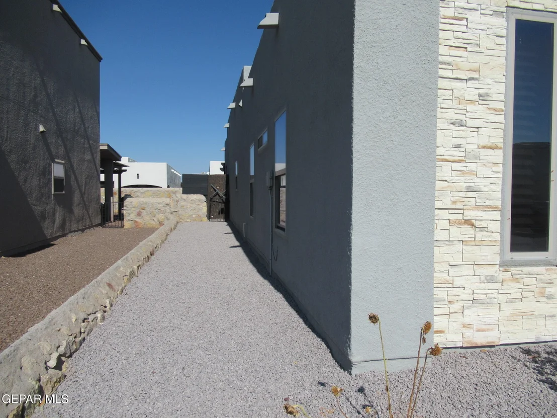 Photo of 909 AIRSHIP Place