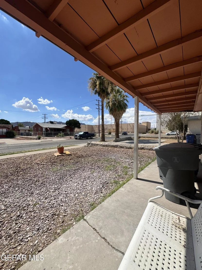 Photo of 828 OLSON Street