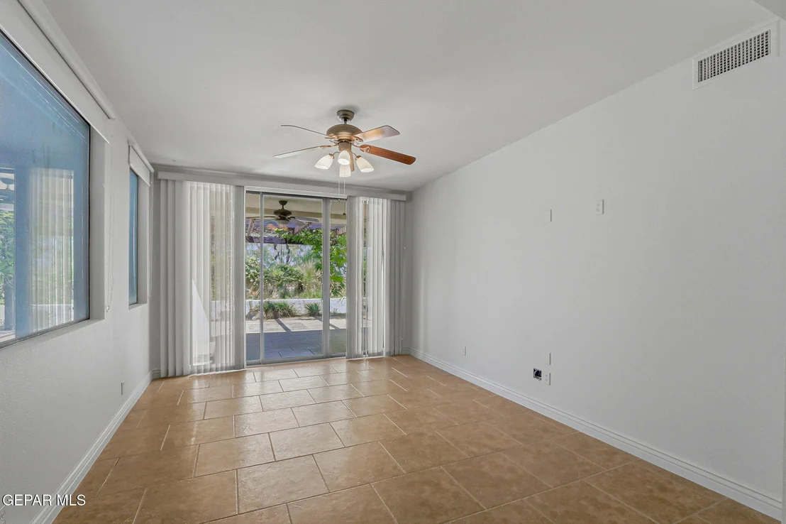 Photo of 1057 LOS JARDINES Circle