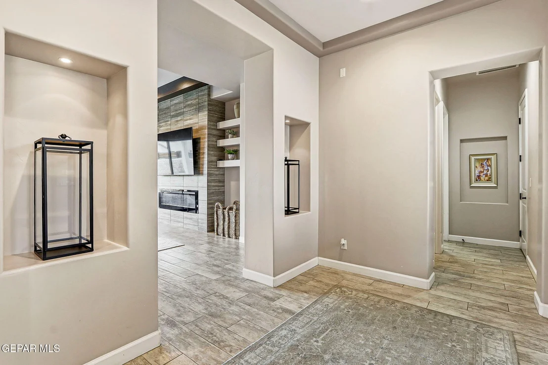 Photo of 5884 Valle Sonar Avenue