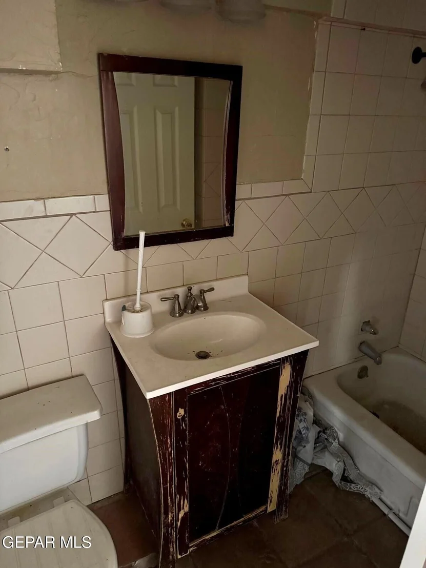 Photo of 1301 GRISSOM Lane