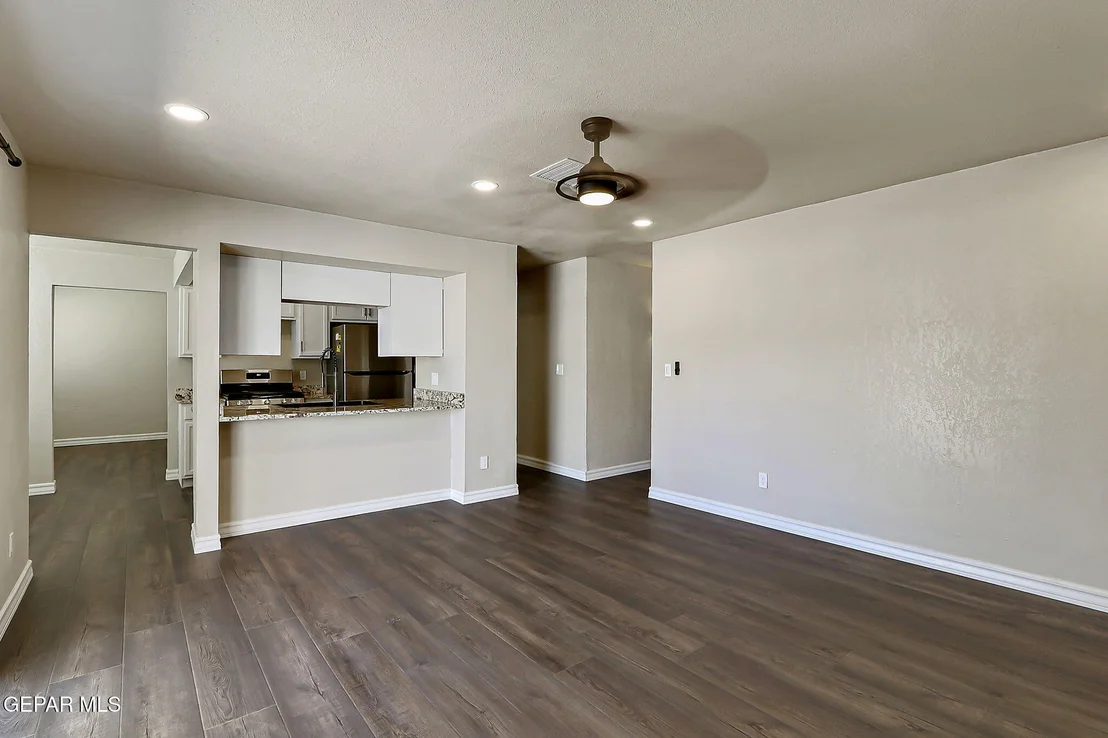 Photo of 7131 Clemente Avenue