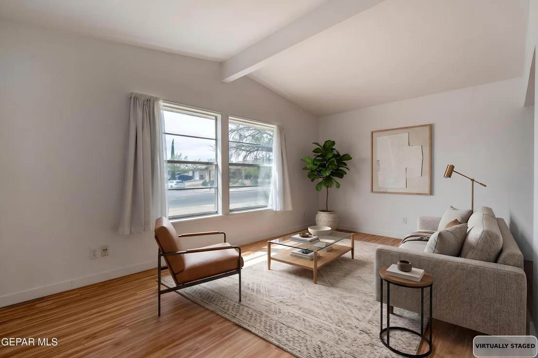 Photo of 904 Oneida Drive