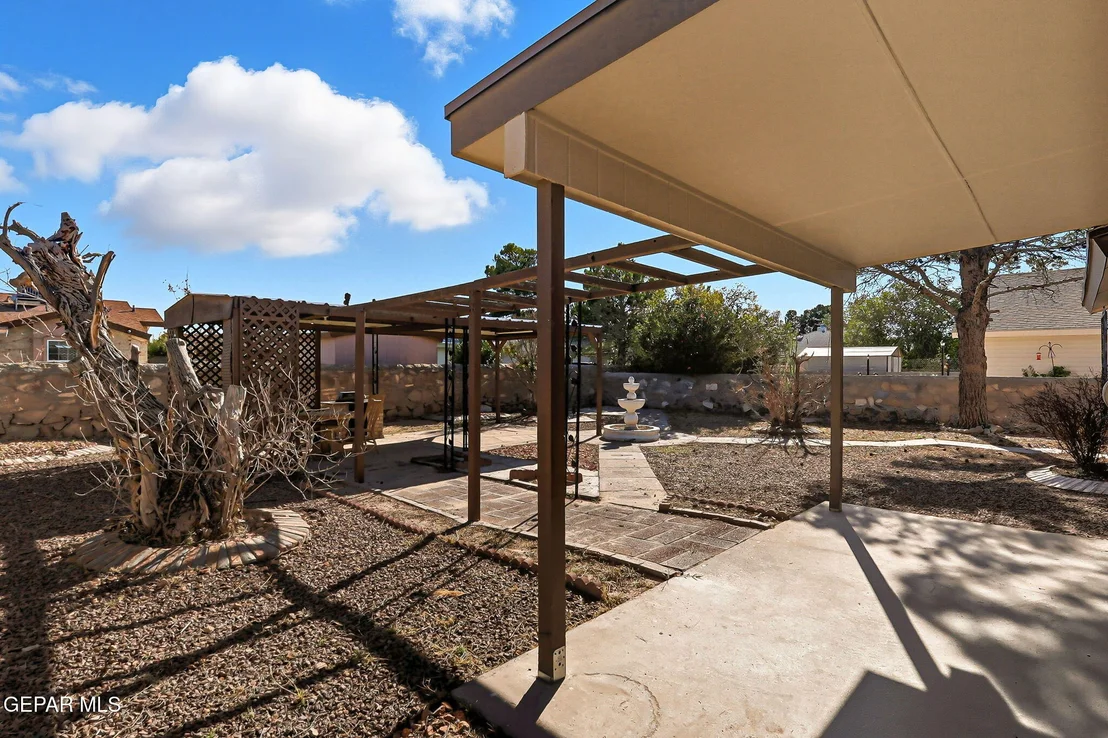 Photo of 15318 NORTHPORT Court