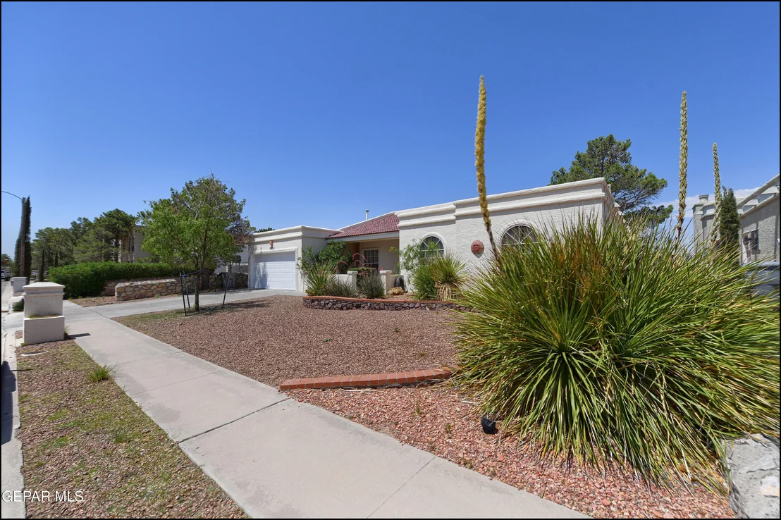 Photo of 829 DULCE TIERRA Drive