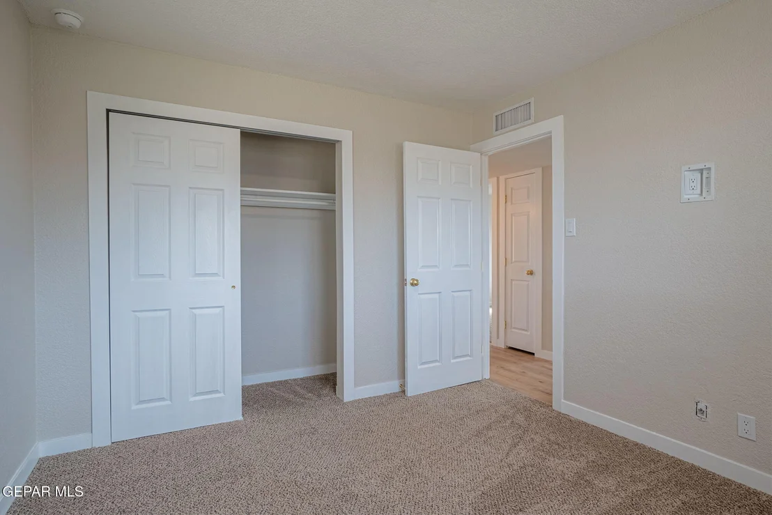 Photo of 3203 Shetland Road