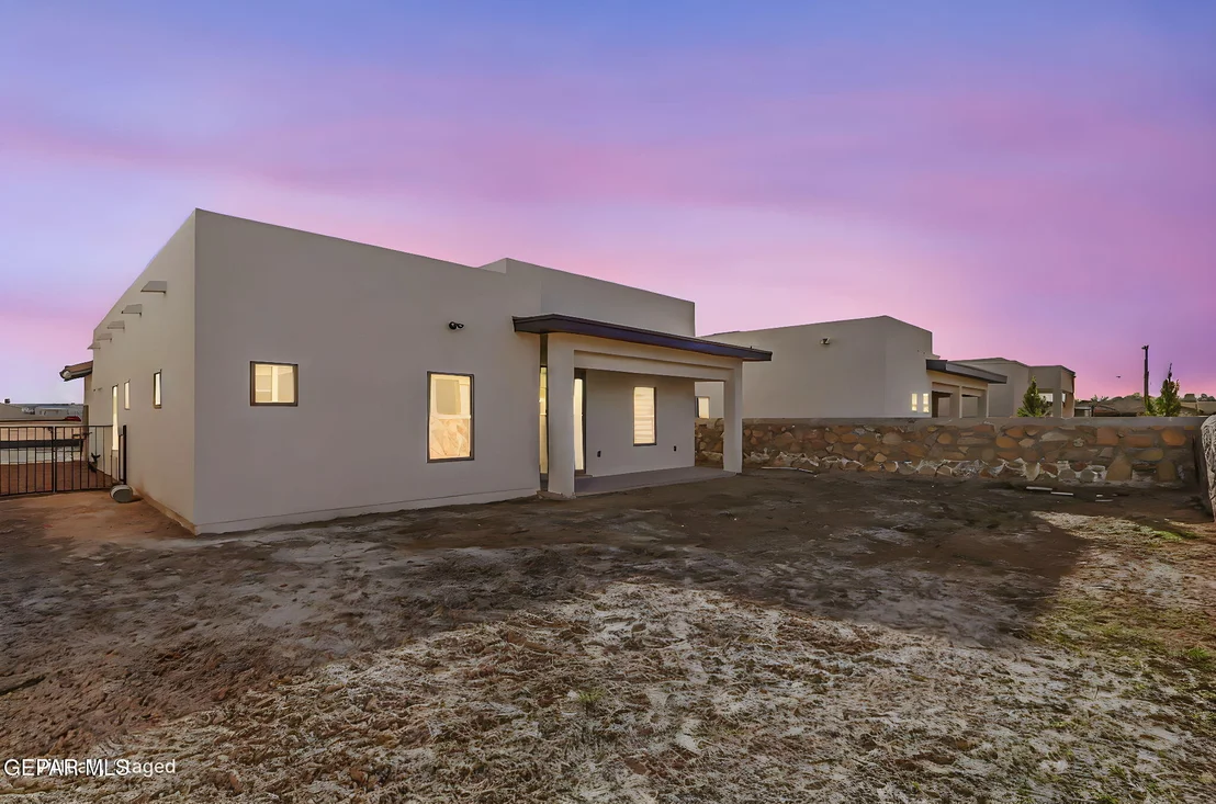Photo of 945 Ada Lane