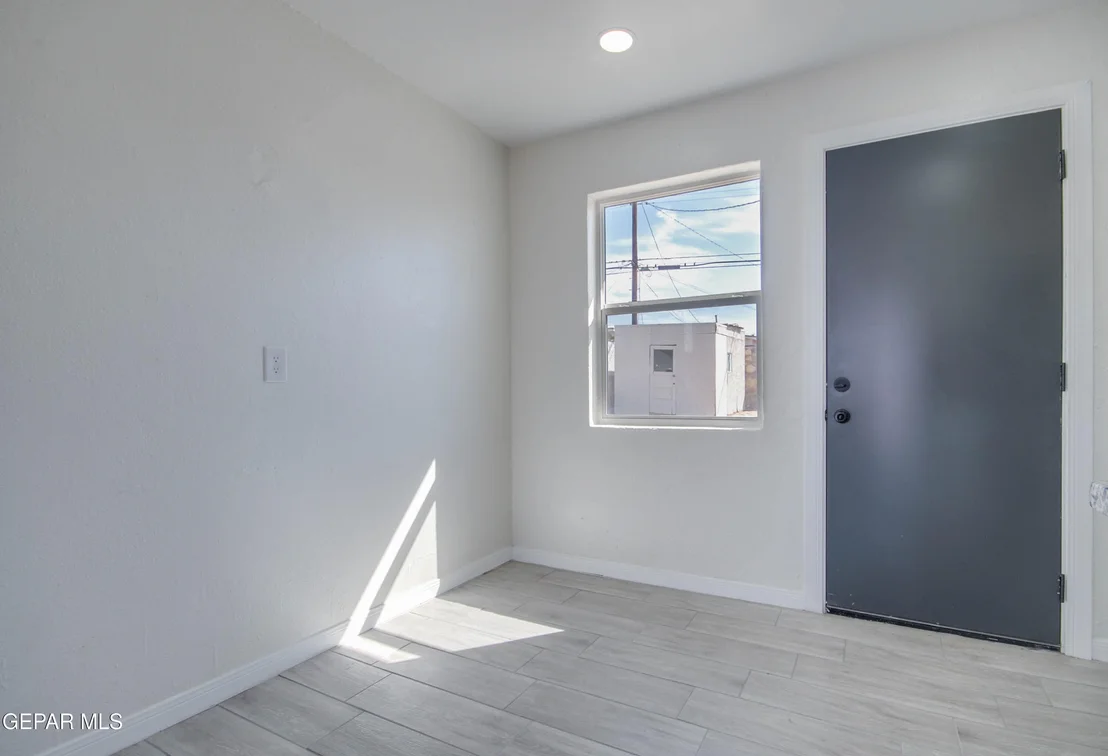 Photo of 812 SANTA BARBARA Drive