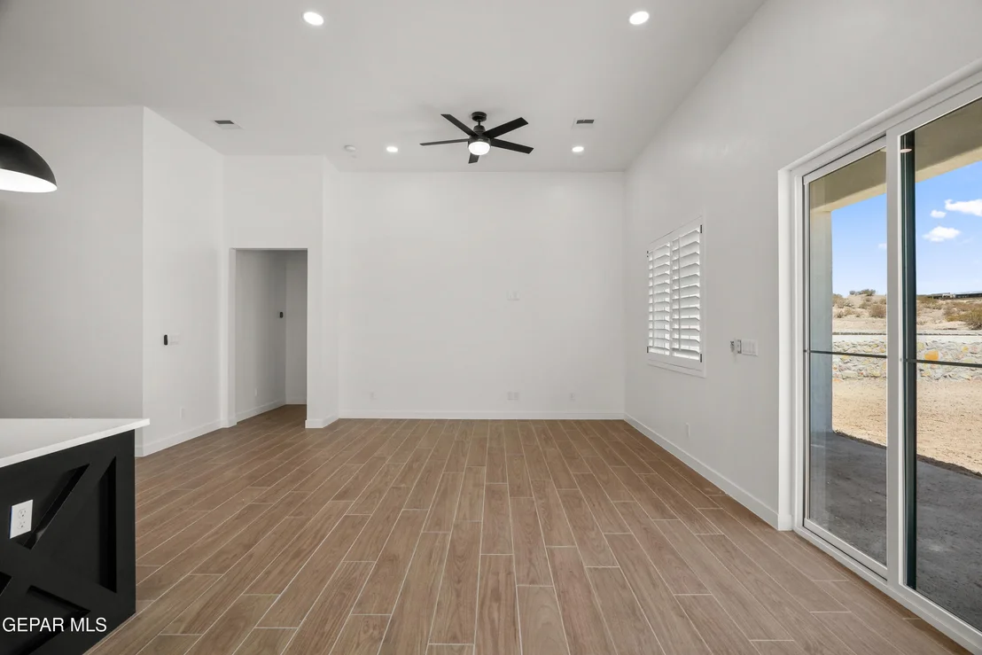 Photo of 15052 Laura Lane