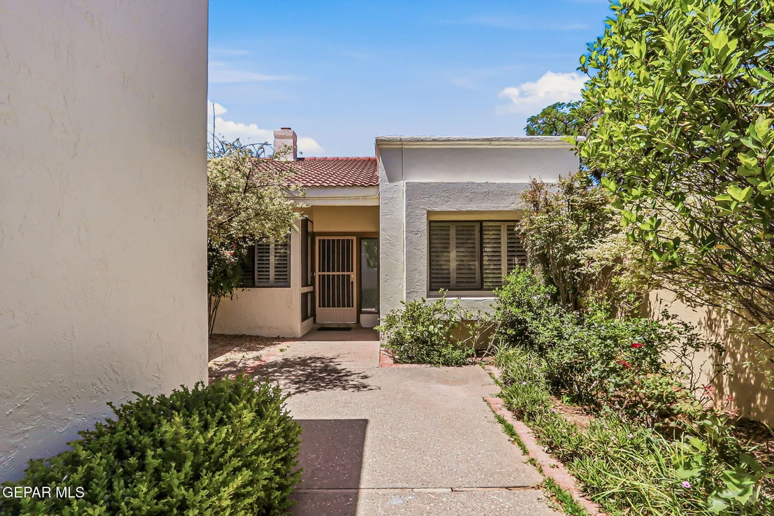 Photo of 1057 LOS JARDINES Circle