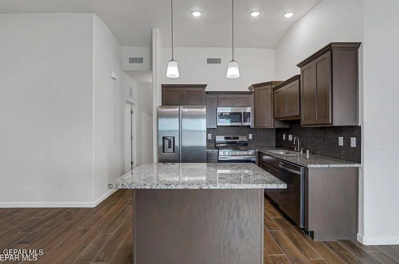 Photo of 932 GULF STREAMS Avenue