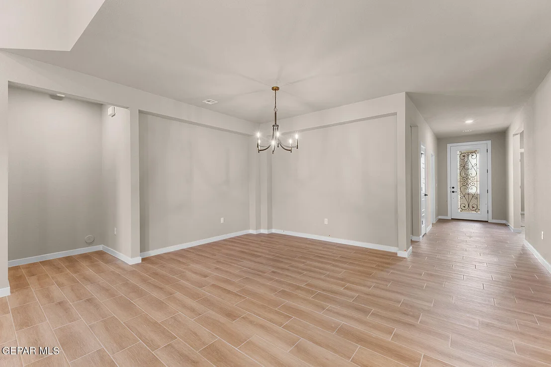 Photo of 929 Nayland Place