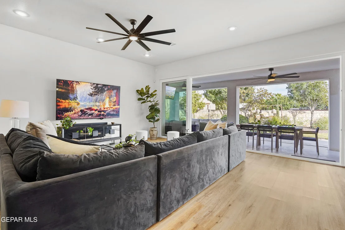 Photo of 5500 VALLEY OAK Drive