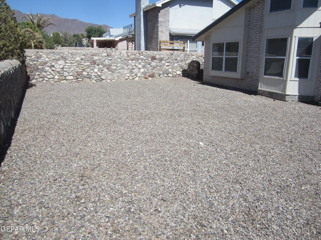 Photo of 7123 Oval Rock Drive