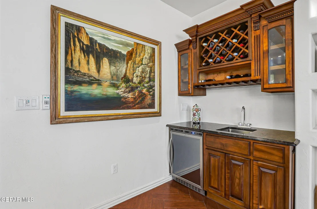 Photo of 6163 FRANKLIN DOVE Avenue