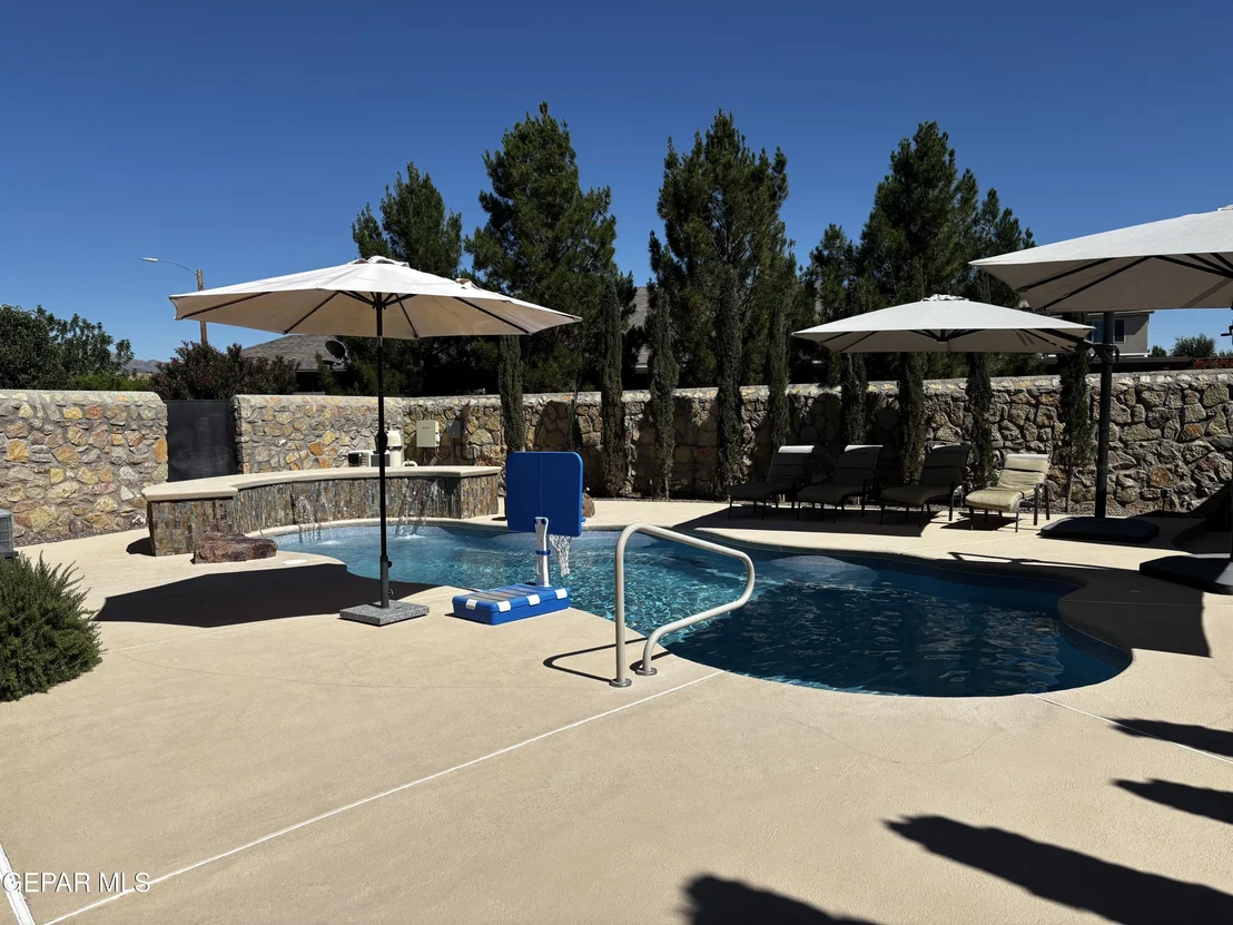 Photo of 987 GRANDEVOLE Drive