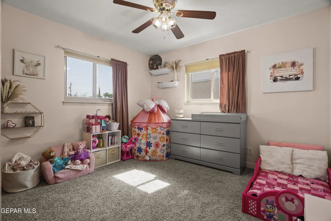 Photo of 5804 TAUTOGA Drive