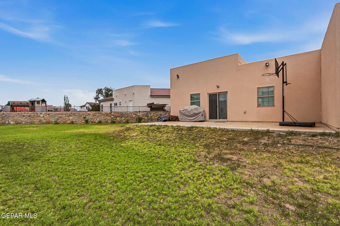 Photo of 5833 SPANISH Place