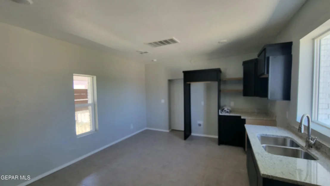 Photo of 231 FRANCIS Street
