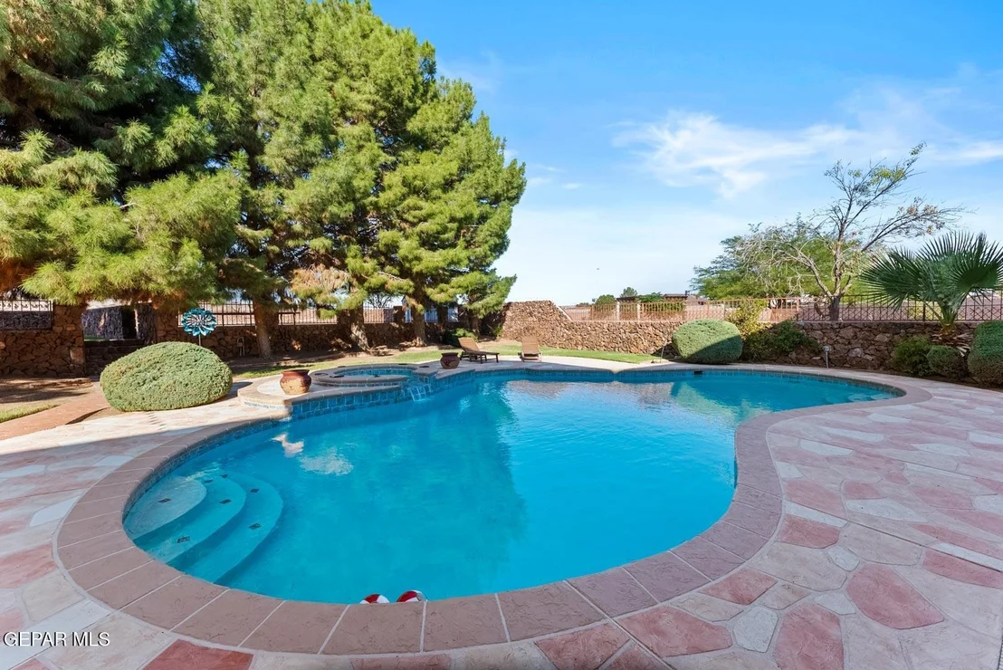 Photo of 2000 PASEO DEL PRADO Drive