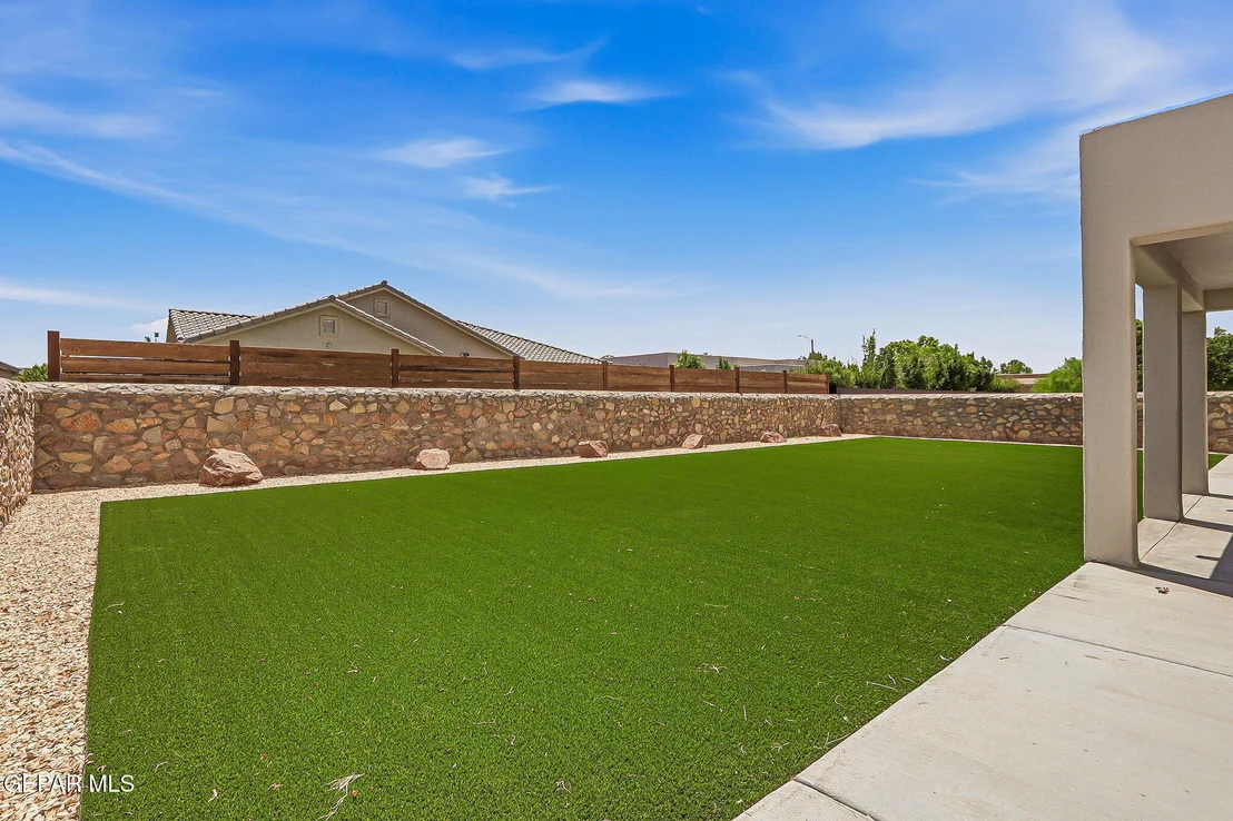 Photo of 5884 Valle Sonar Avenue