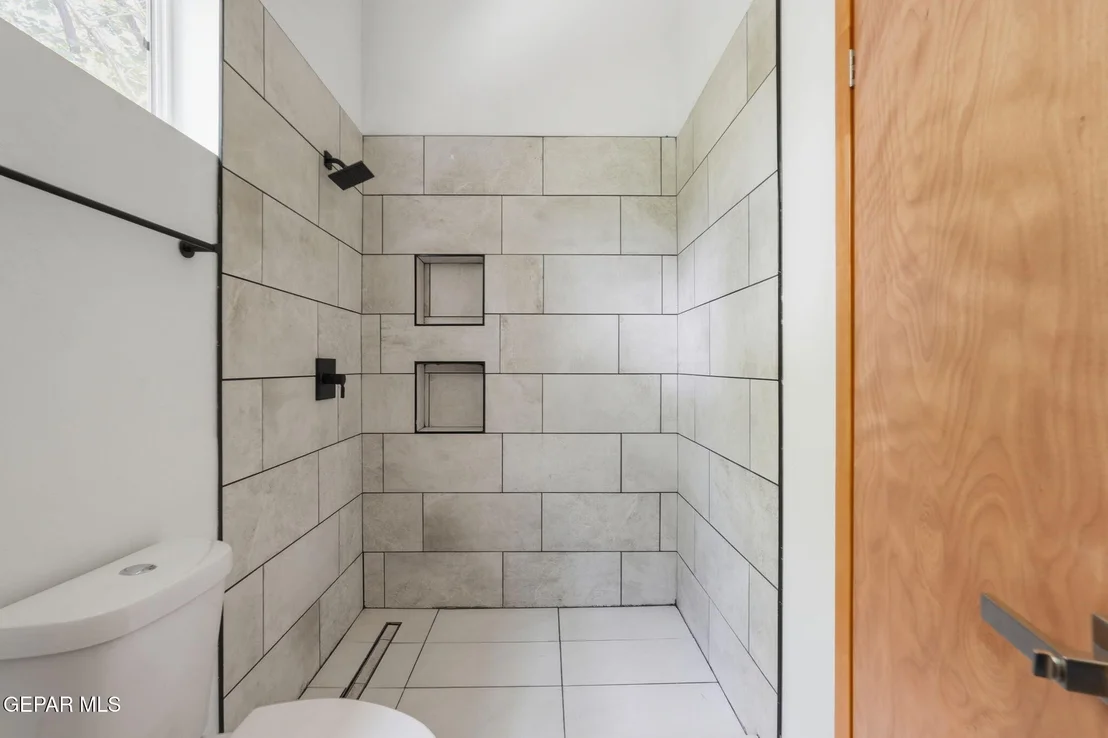Photo of 115 BIRD Avenue