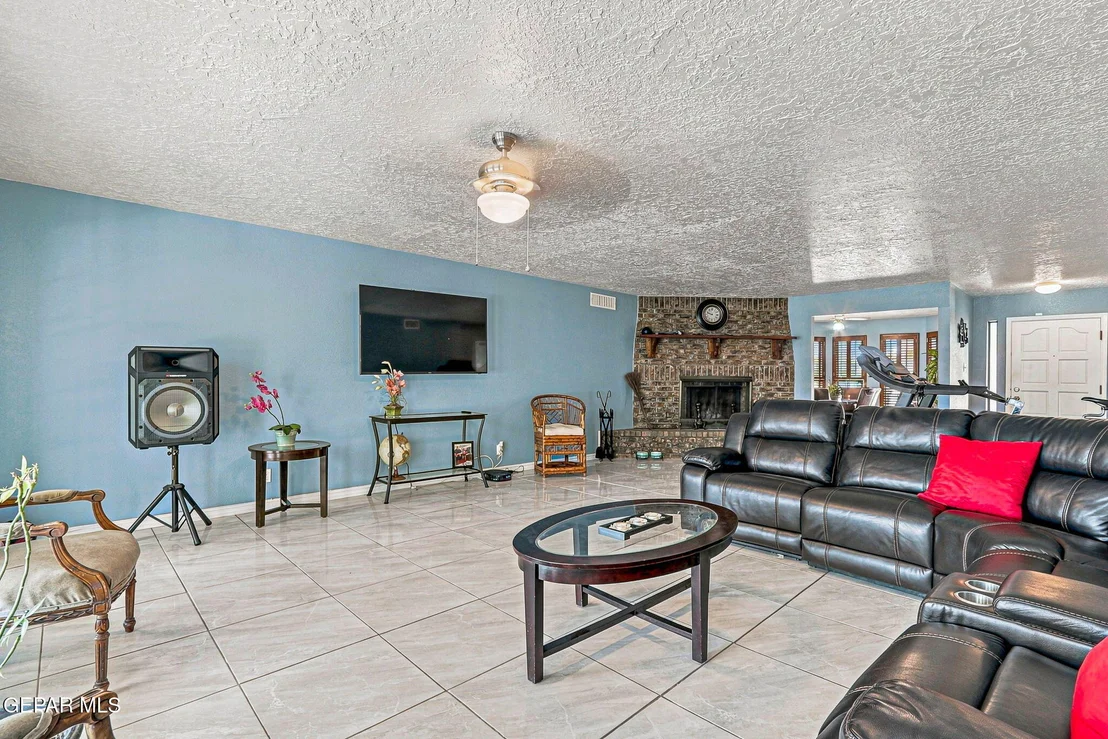 Photo of 125 LA NELL Drive