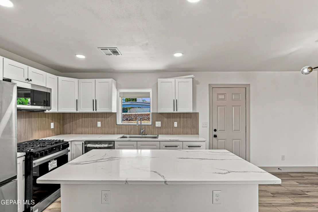 Photo of 921 MARLOW Road