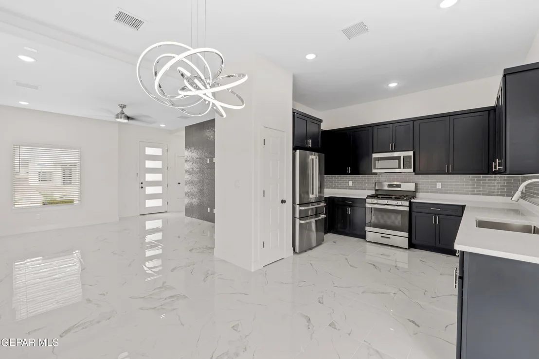 Photo of 3772 Scheme Place