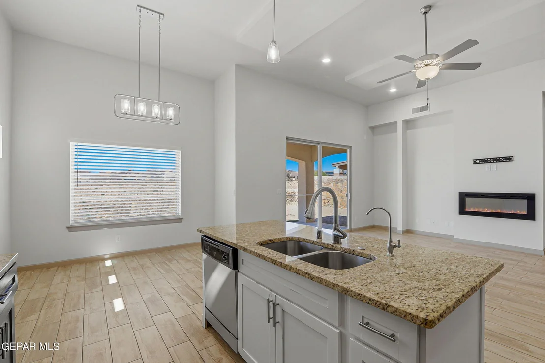 Photo of 7825 Enchanted View Drive