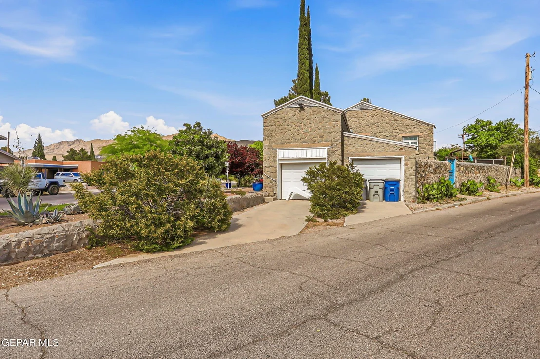 Photo of 700 E BALTIMORE Drive