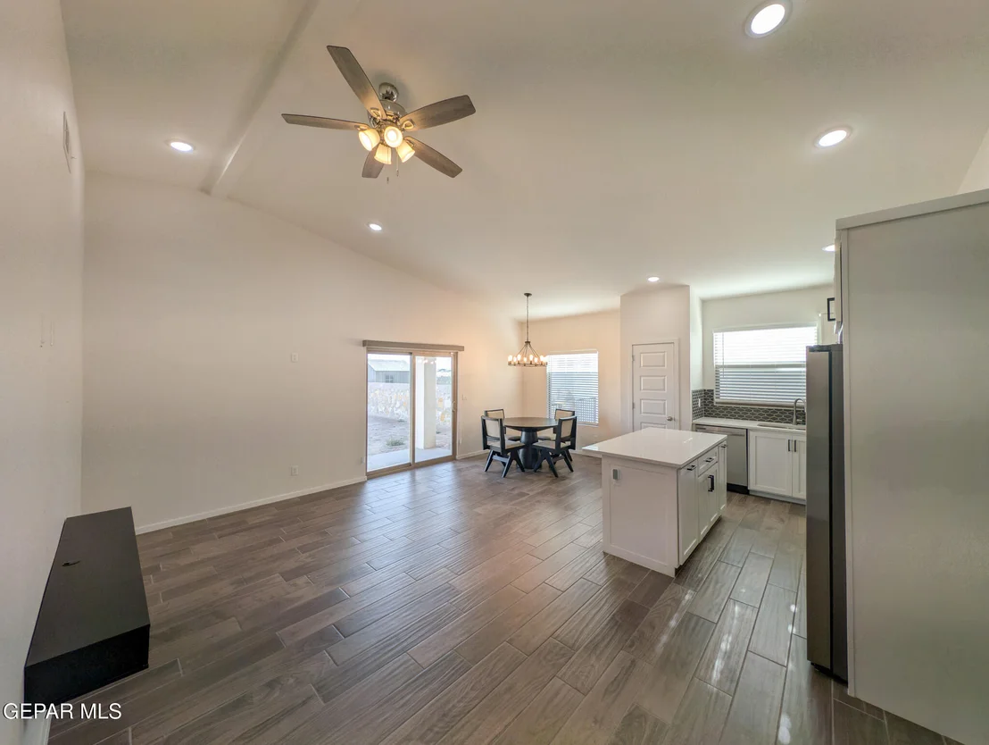 Photo of 980 Barbara Avenue
