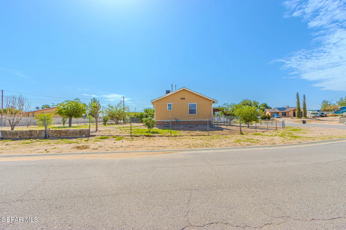 Photo of 1551 SEMINOLE Drive