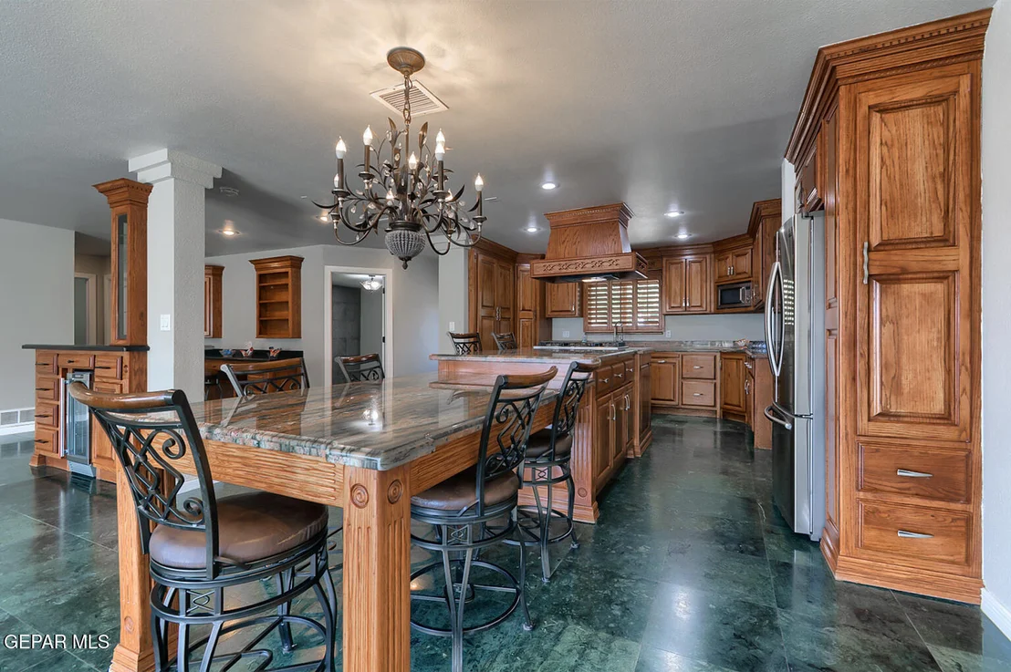 Photo of 5814 BEAUMONT Place