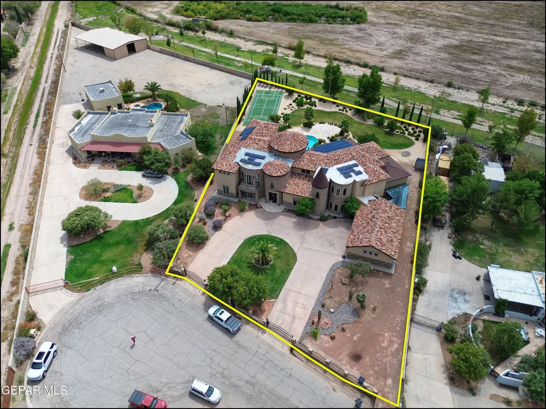 Photo of 4006 ROADSIDE Court