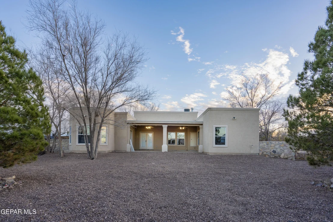 Photo of 1045 MAXIMO Street