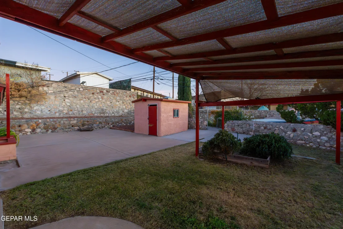 Photo of 332 CARNIVAL Drive