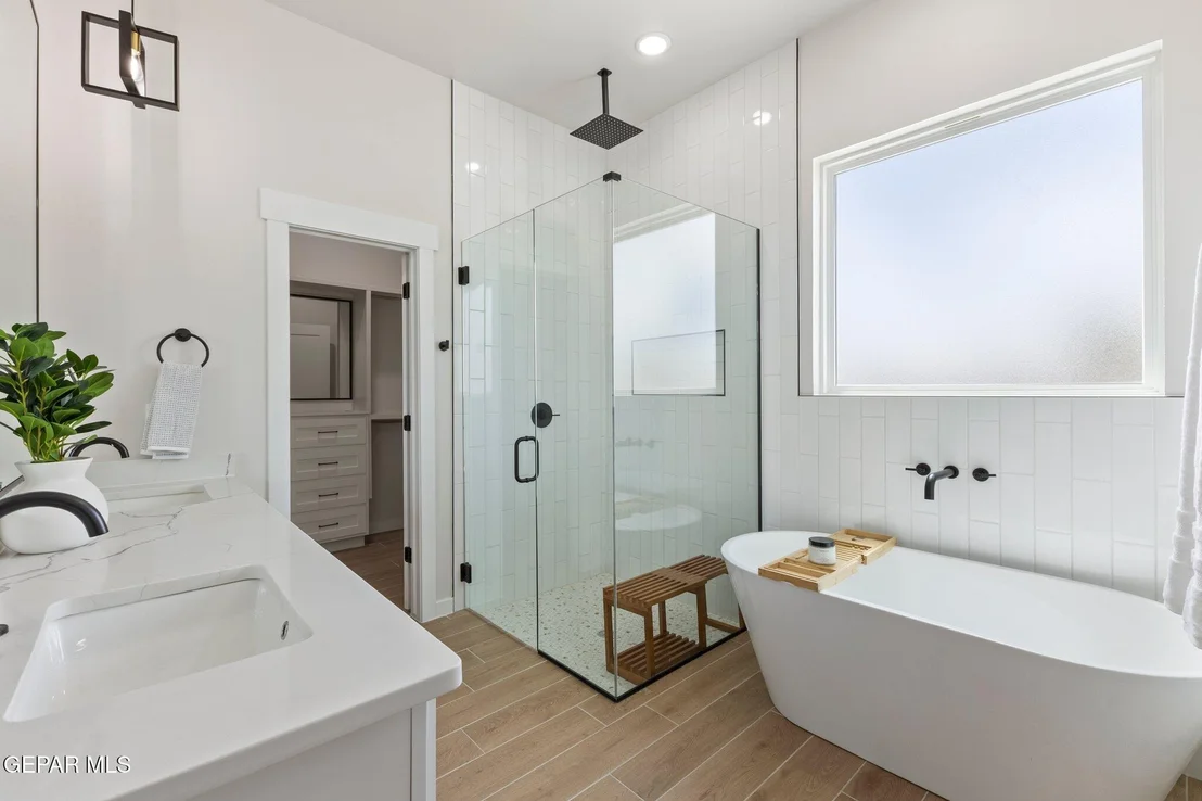 Photo of 1425 DYLAN Place