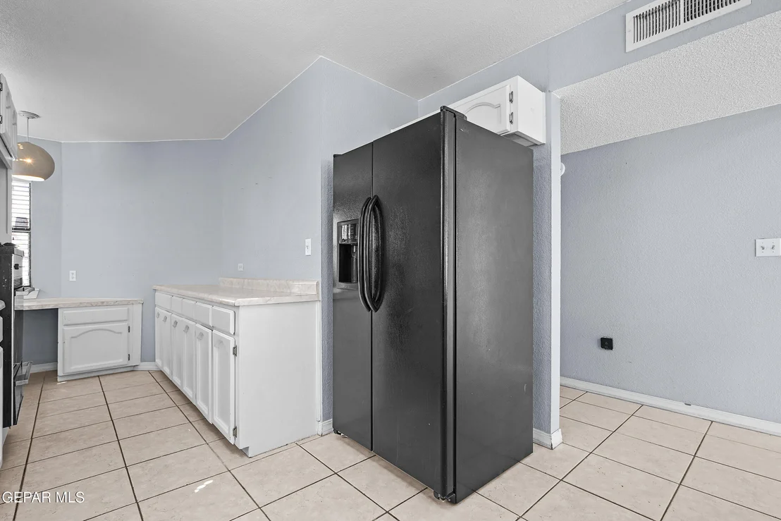 Photo of 6860 RIDGE TOP Drive
