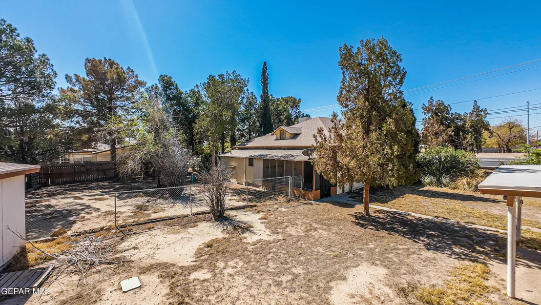 Photo of 10409 Alameda Avenue